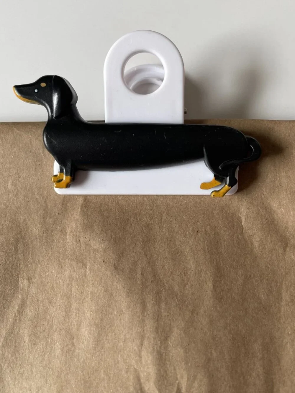 NWT Kikkerland Dachshund Dog Bag Clips Set of 3 Black Tan Brown